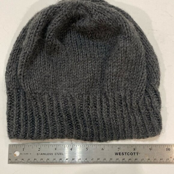 Grey knitted beanie hat - Picture 10 of 11